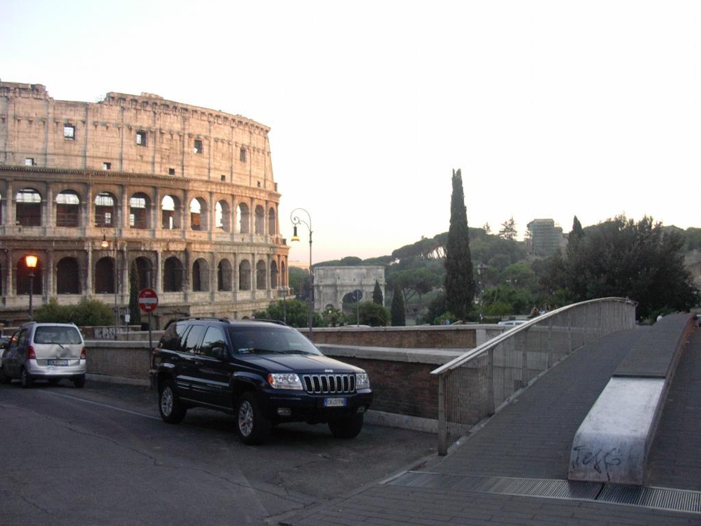 Vacanze Al Colosseo Polveriera Rome Room photo